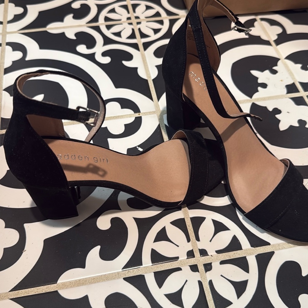 Madden girl 8.5 black heels BRAND NEW
